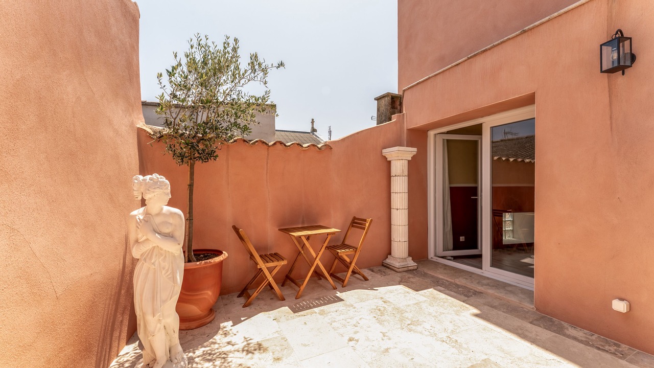 Photo of Outdoor in Orange