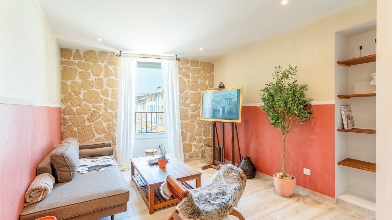 Photo of Livingroom in Orange