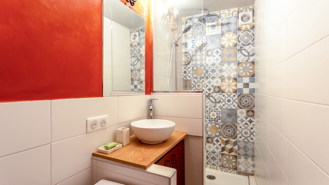 Photo of Bathroom in Orange
