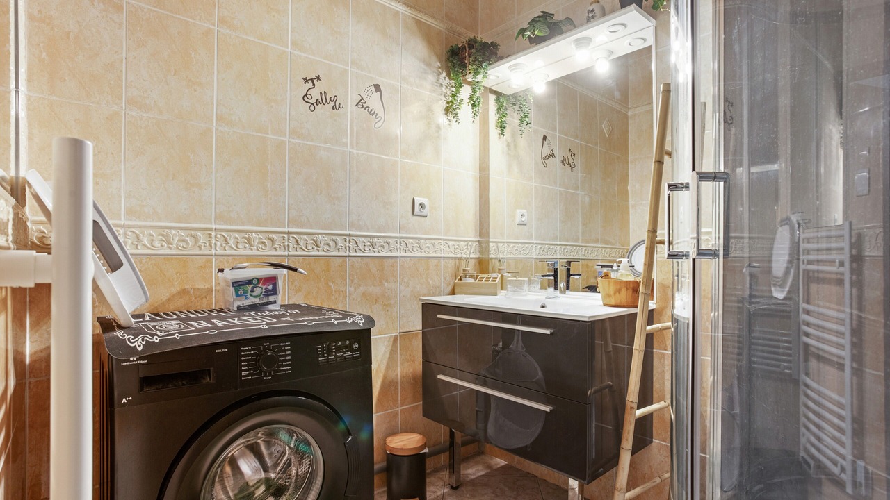 Photo of Bathroom in Cuers