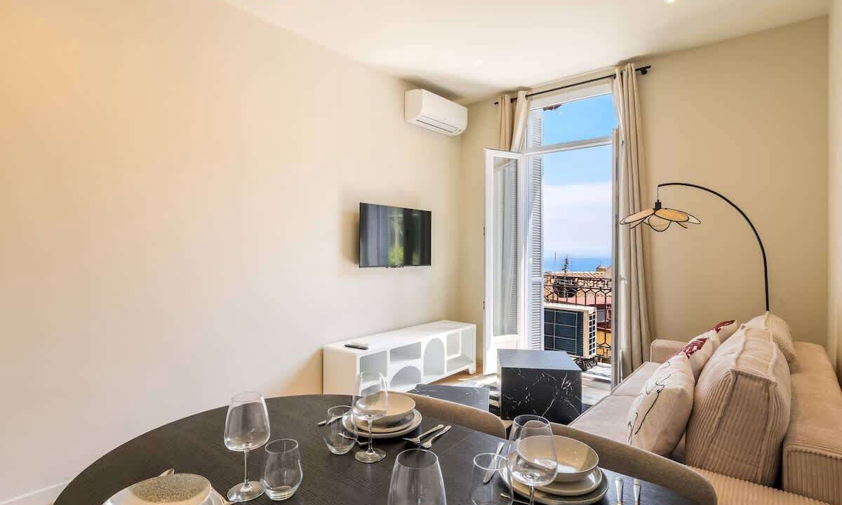Photo of Livingroom in Beausoleil