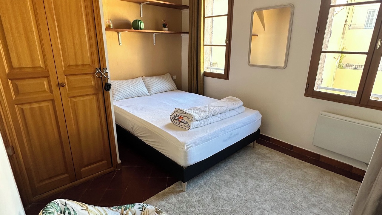 Photo of Bedroom in Aix-en-Provence Historic Centre