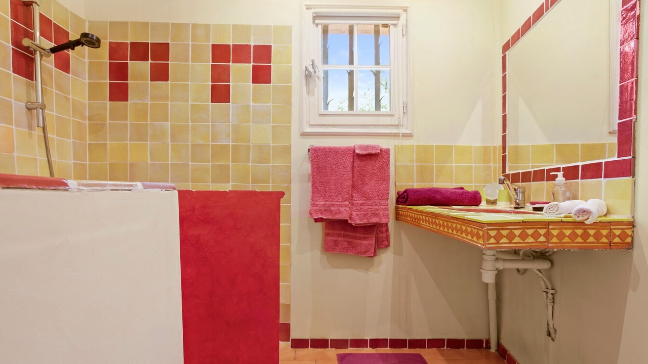 Photo of Bathroom in La Roquebrussanne