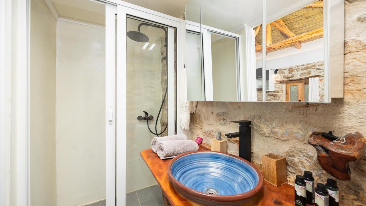 Photo of Bathroom in Petalidi