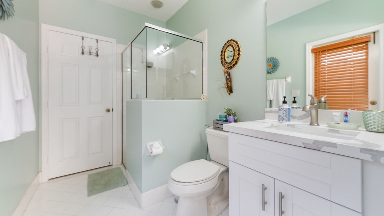 Photo of Bathroom in Country Walk