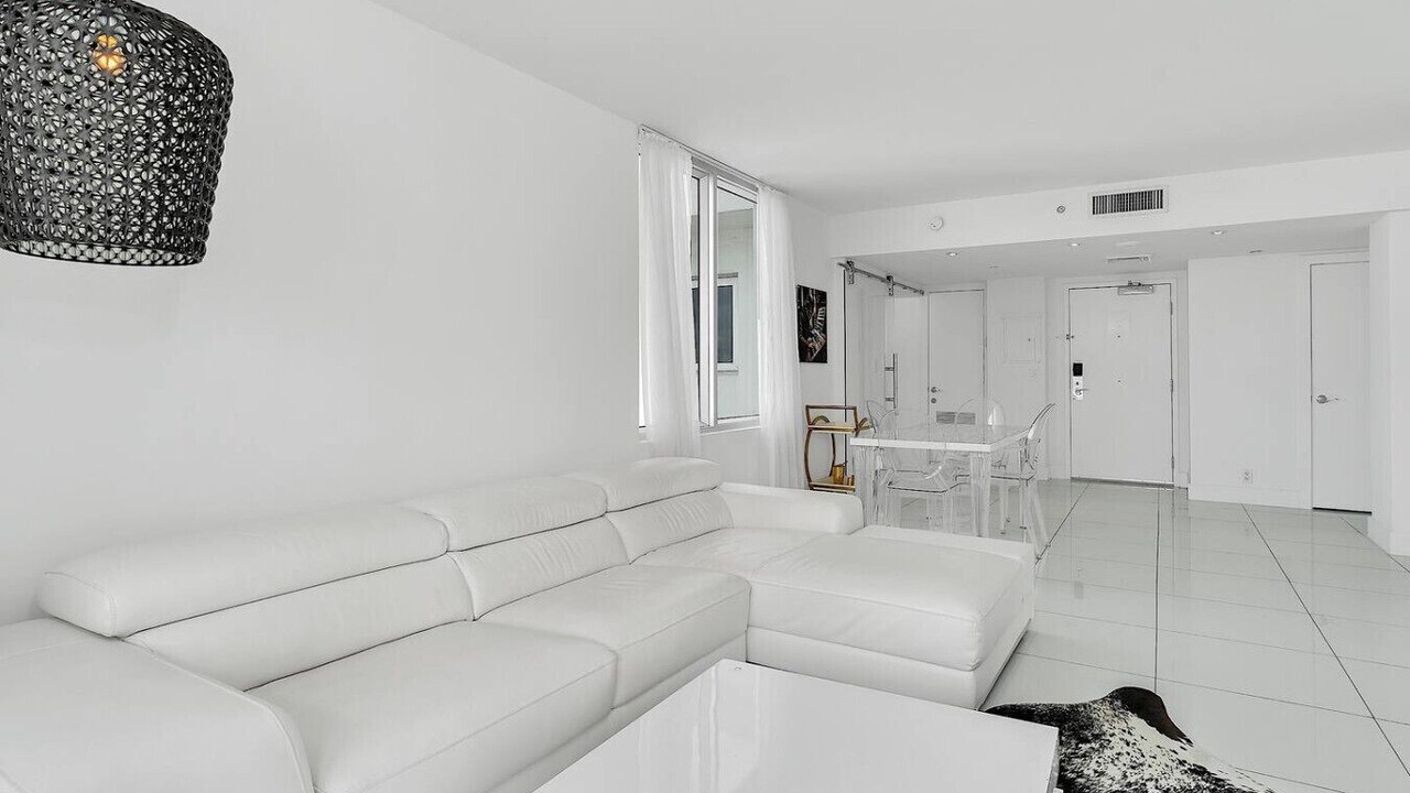 Photo of Livingroom in West Avenue