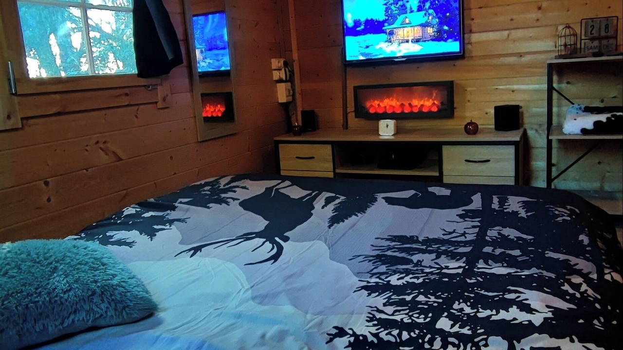 Photo of Bedroom in Puget-Ville