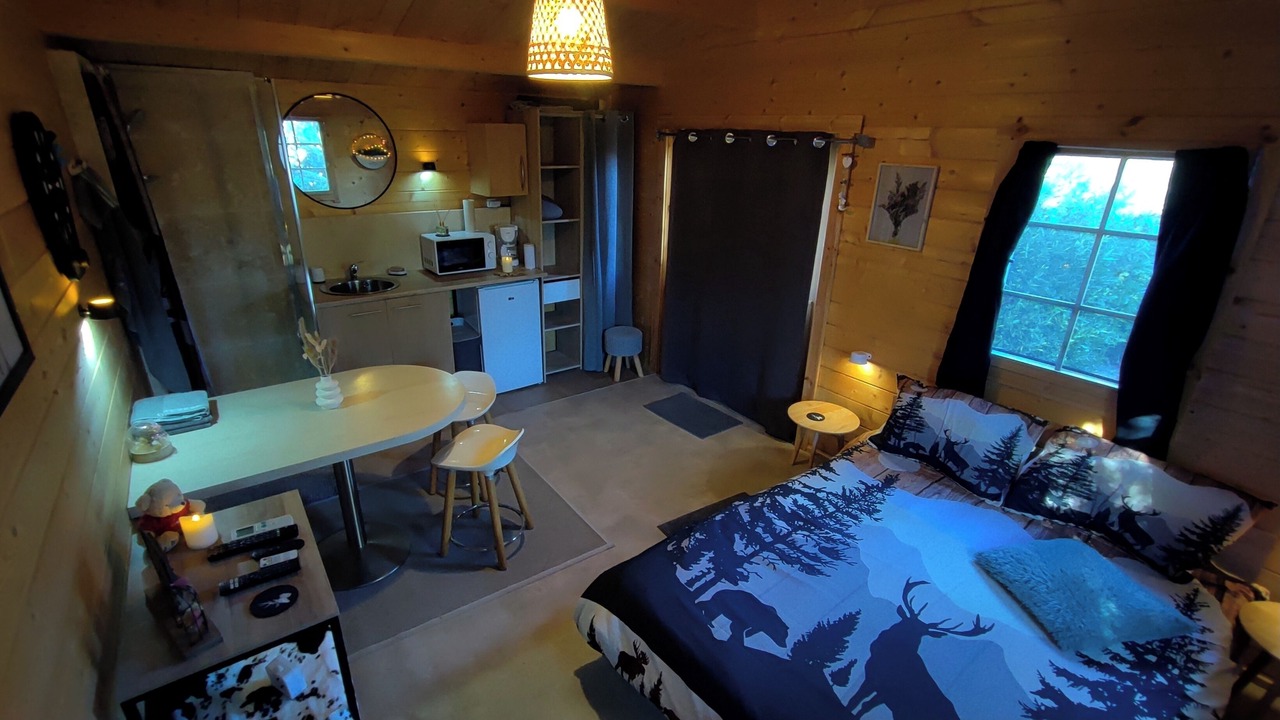 Photo of Bedroom in Puget-Ville