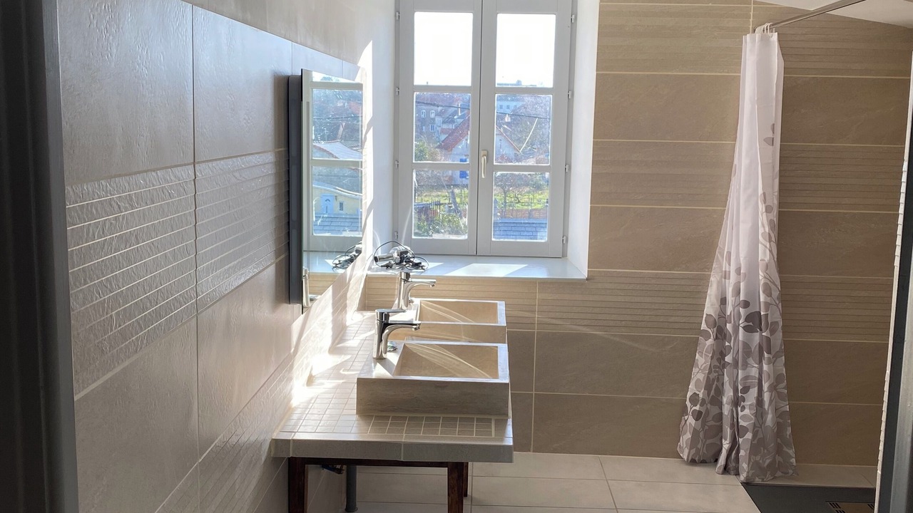 Photo of Bathroom in Montmarault