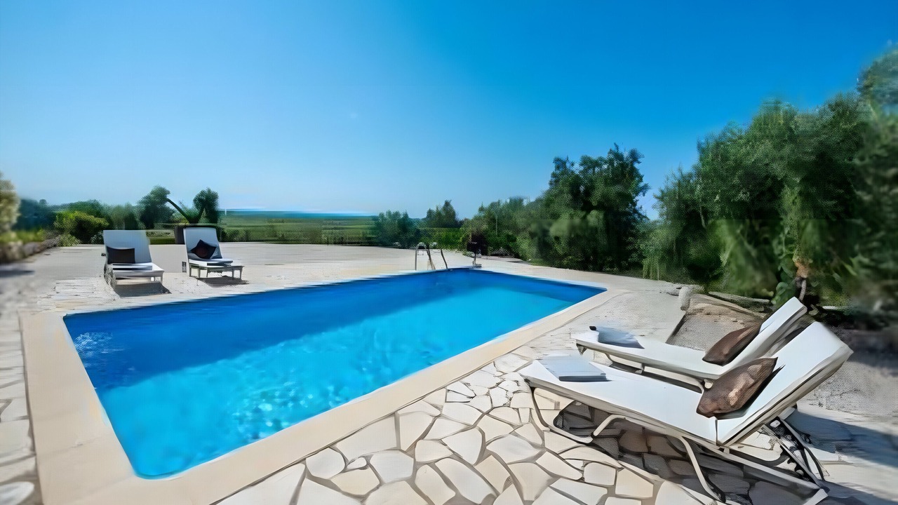 Photo of Outdoor in Peroulion