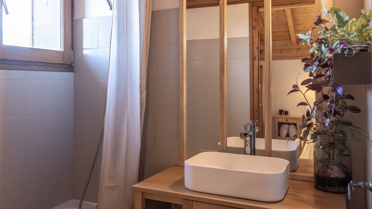 Photo of Bathroom in Cordon