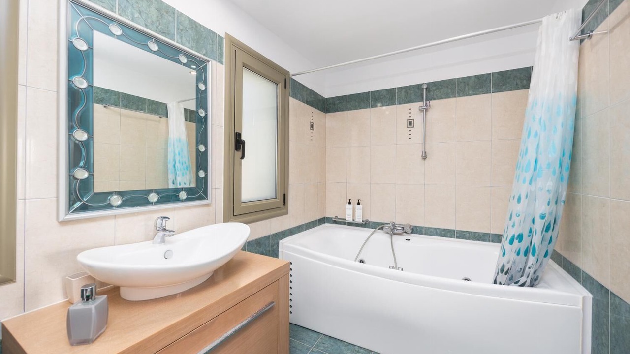 Photo of Bathroom in Mikros Gialos