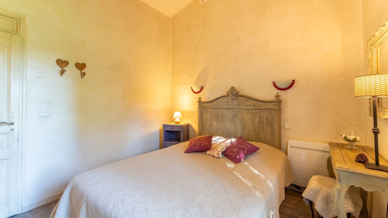 Photo of Bedroom in Velleron