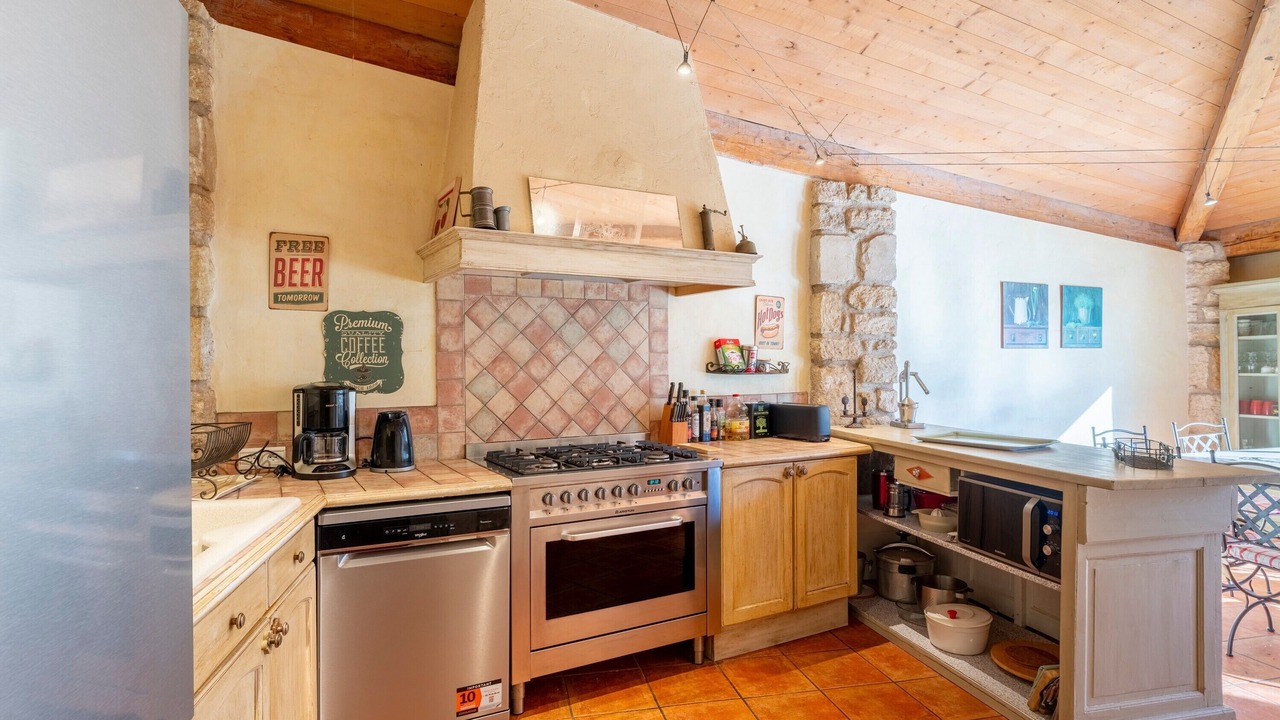 Photo of Kitchen in Velleron