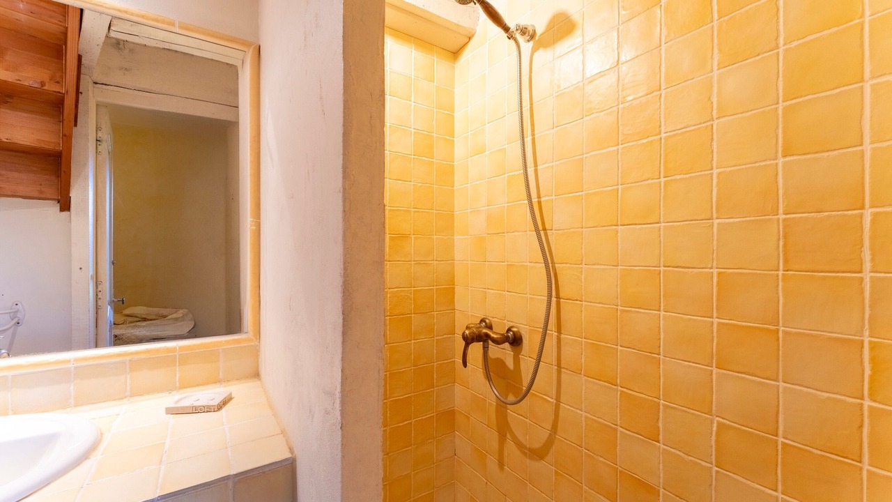 Photo of Bathroom in Velleron