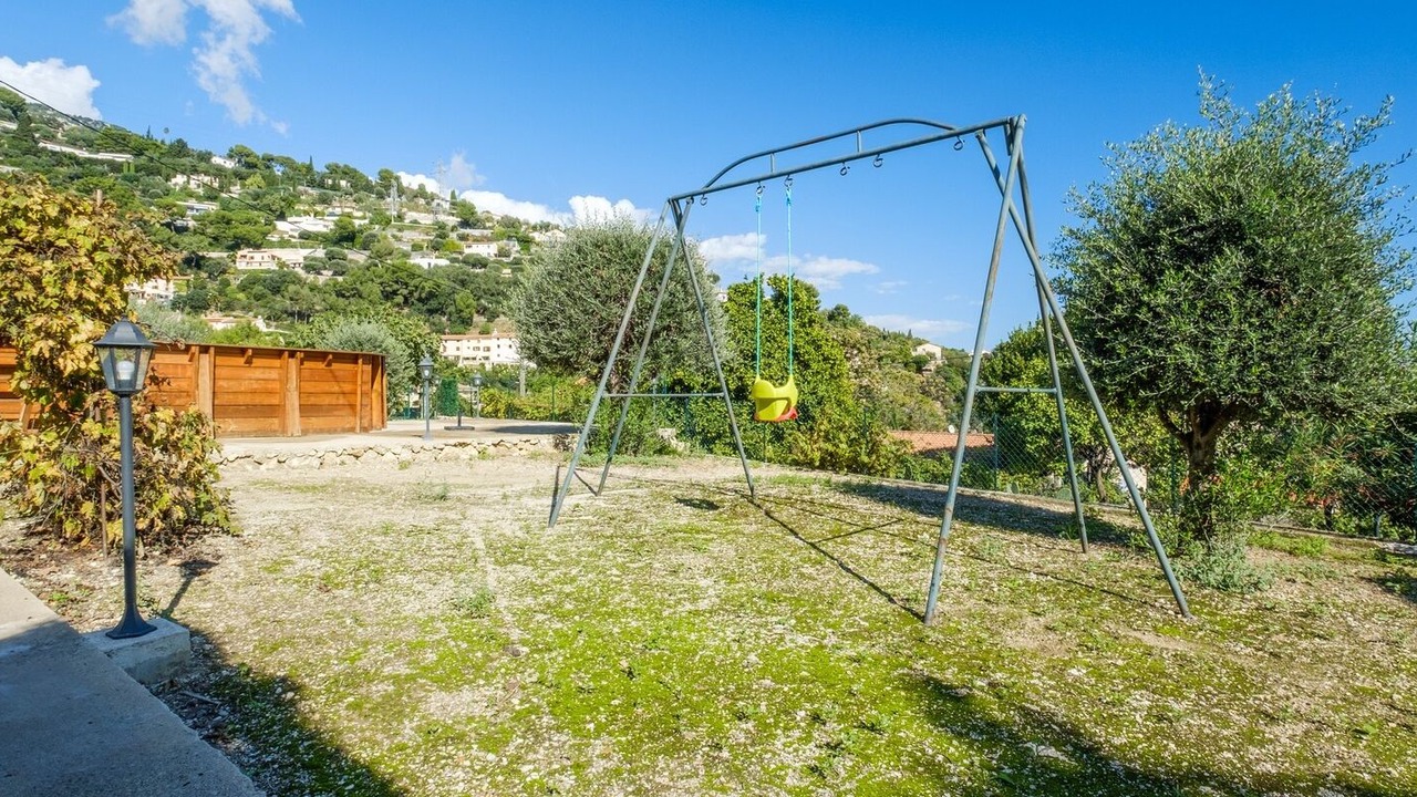 Photo of Others in Beausoleil
