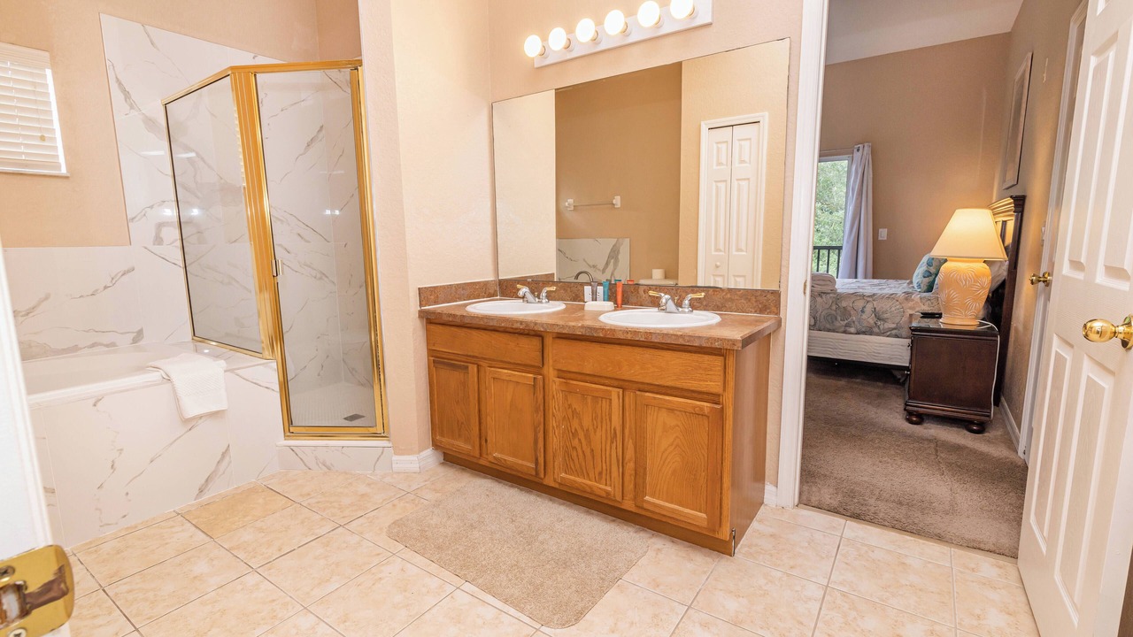 Photo of Bathroom in Bahama Bay