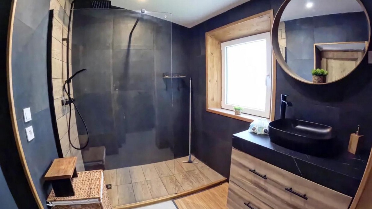 Photo of Bathroom in Saint-Nicolas-des-Biefs