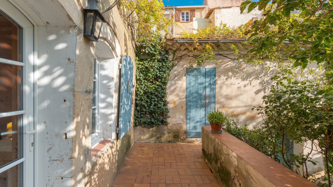 Photo of Outdoor in Tavernes