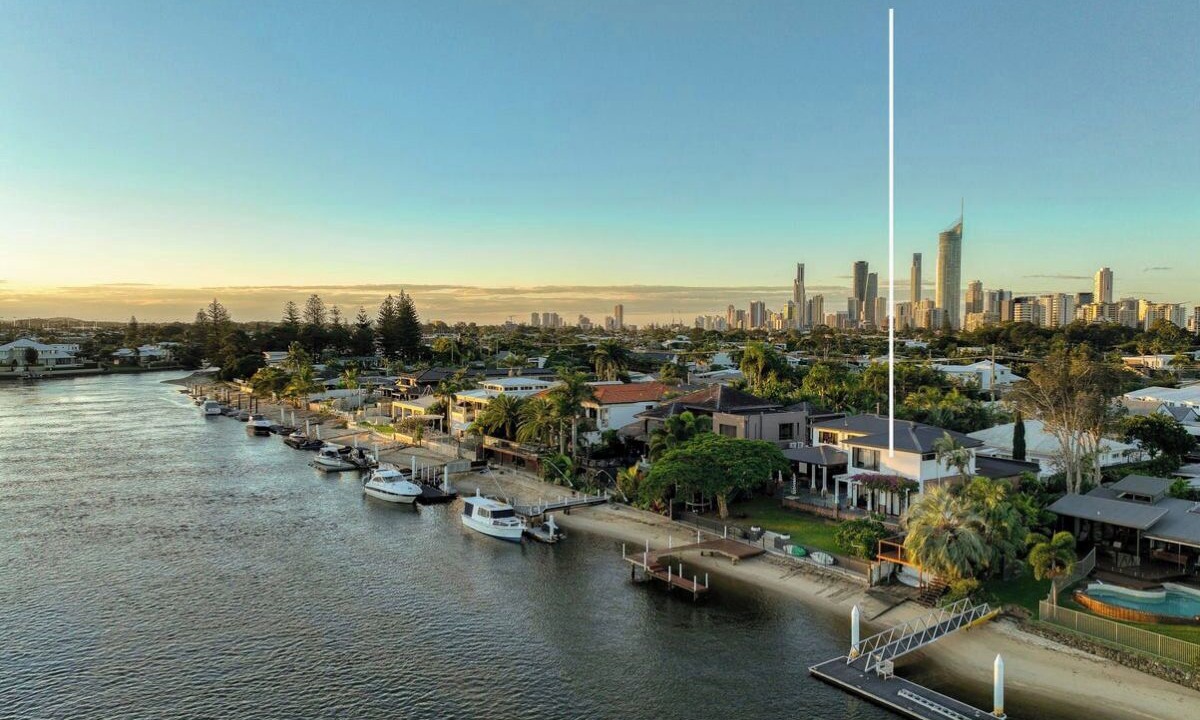 Photo of Others in Broadbeach Waters