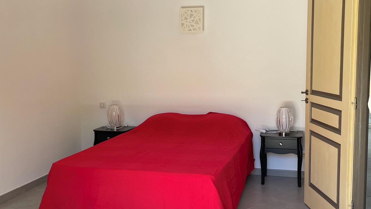 Photo of Bedroom in Regusse