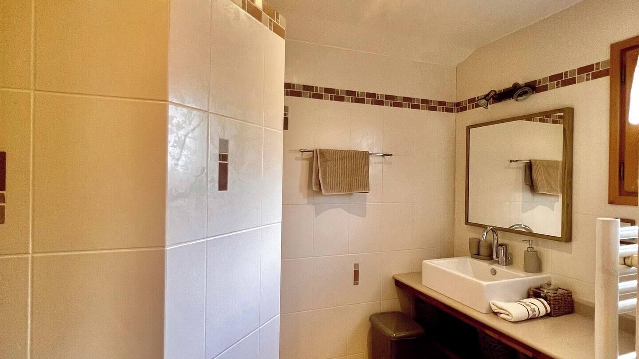 Photo of Bathroom in Les Clefs