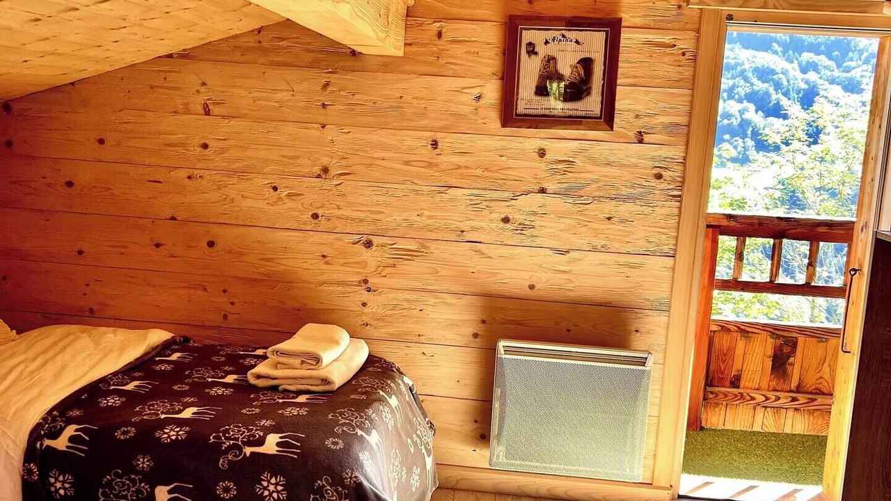 Photo of Bedroom in Les Clefs