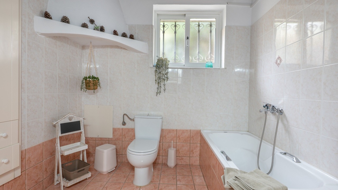 Photo of Bathroom in Pefki