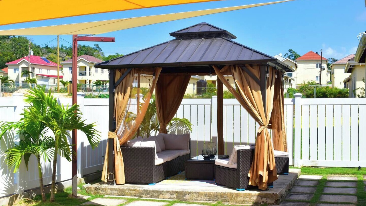 Photo of Patio Balcony in Ocho Rios