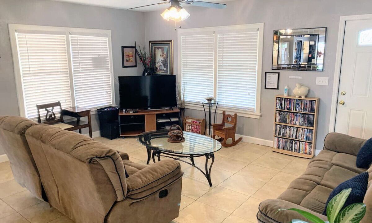 Photo of Livingroom in Winter Haven