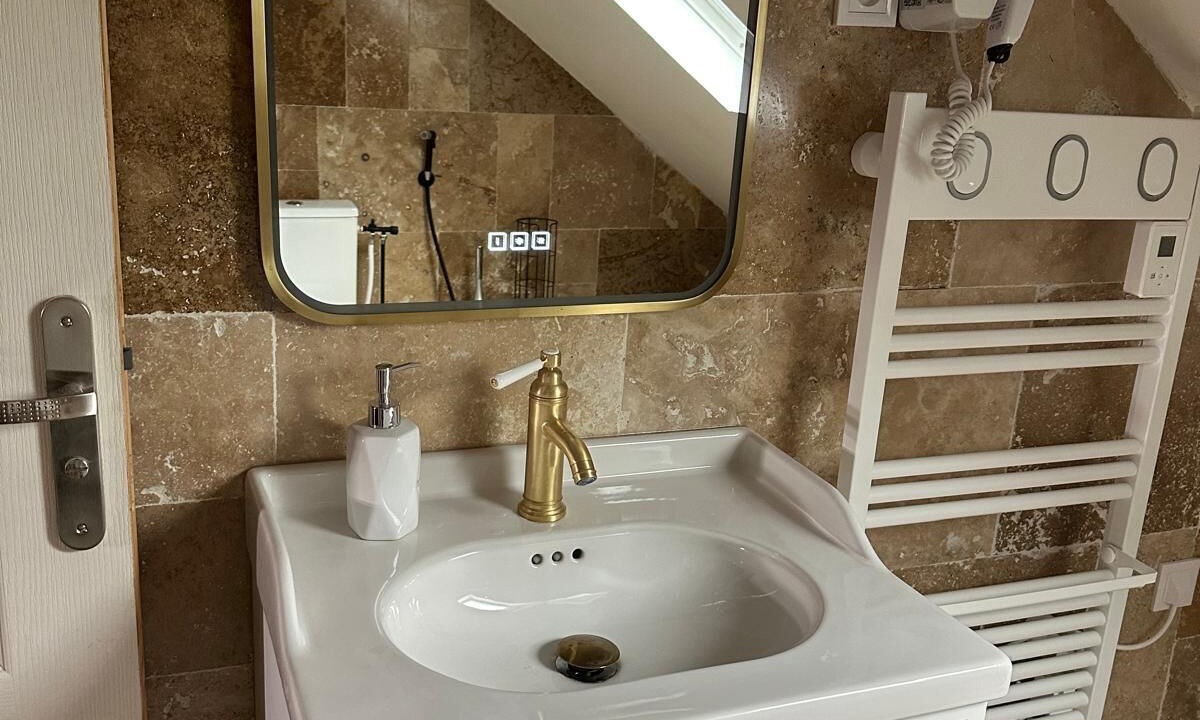 Photo of Bathroom in Chateaumeillant