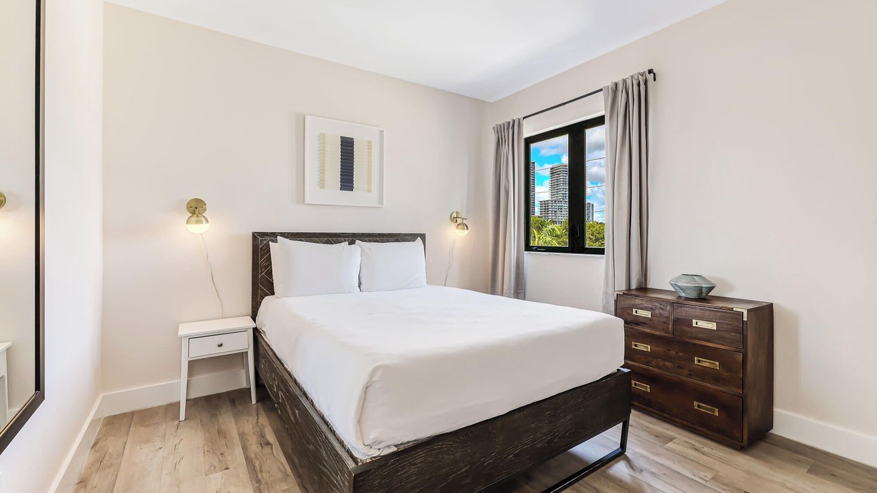 Photo of Bedroom in Midtown