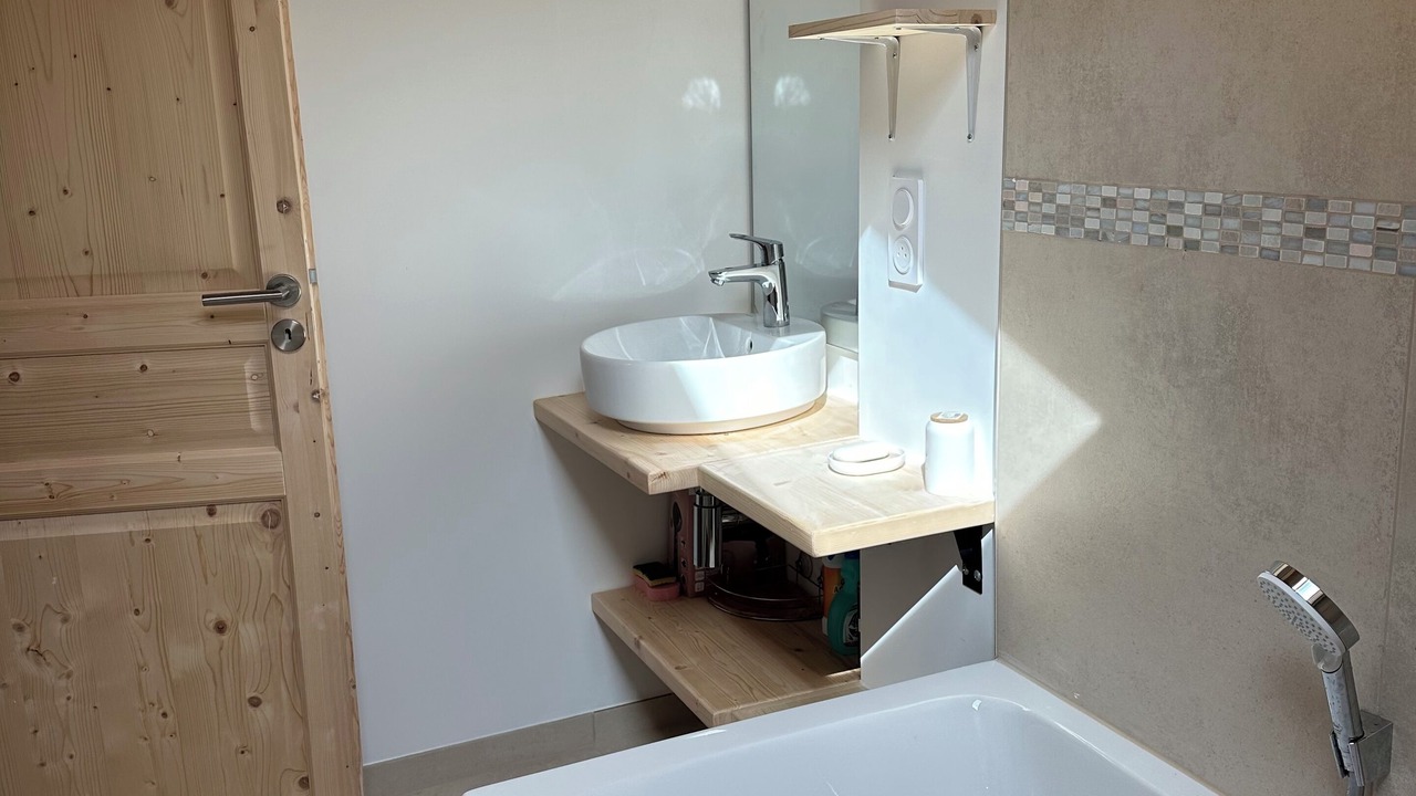 Photo of Bathroom in Cordon