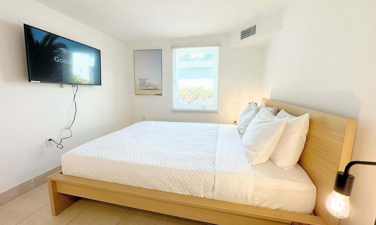 Photo of Bedroom in Miami Shores