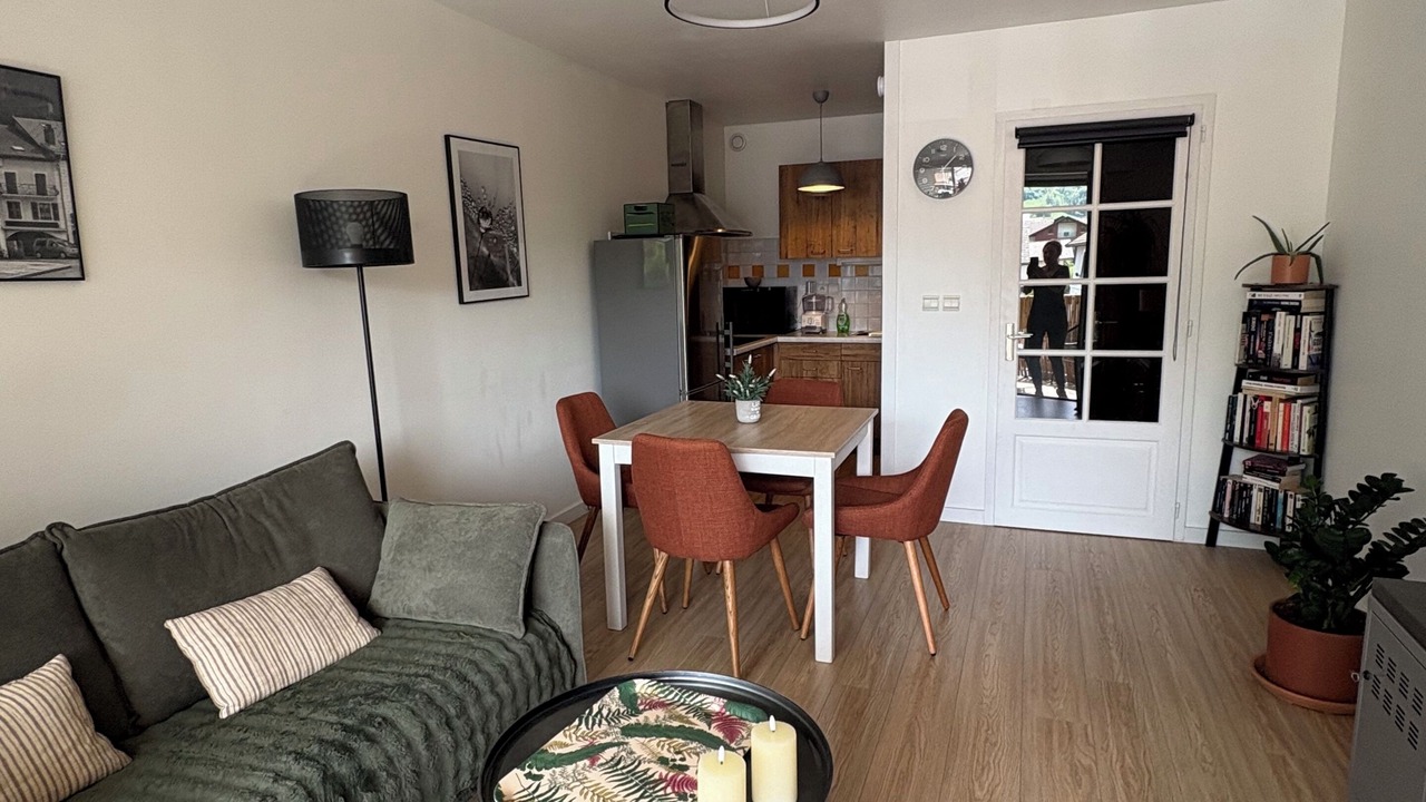 Photo of Livingroom in Thones