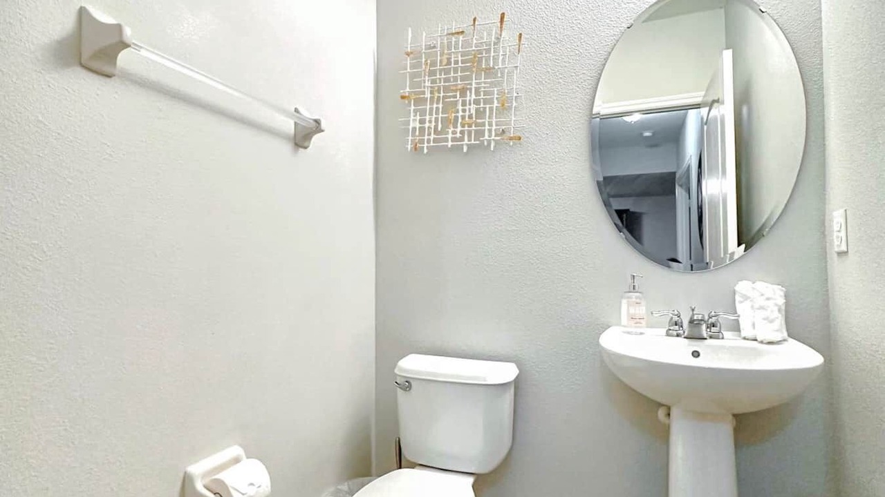 Photo of Bathroom in Thousand Oaks