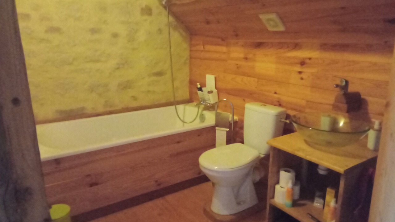 Photo of Bathroom in Lurcy-Levis