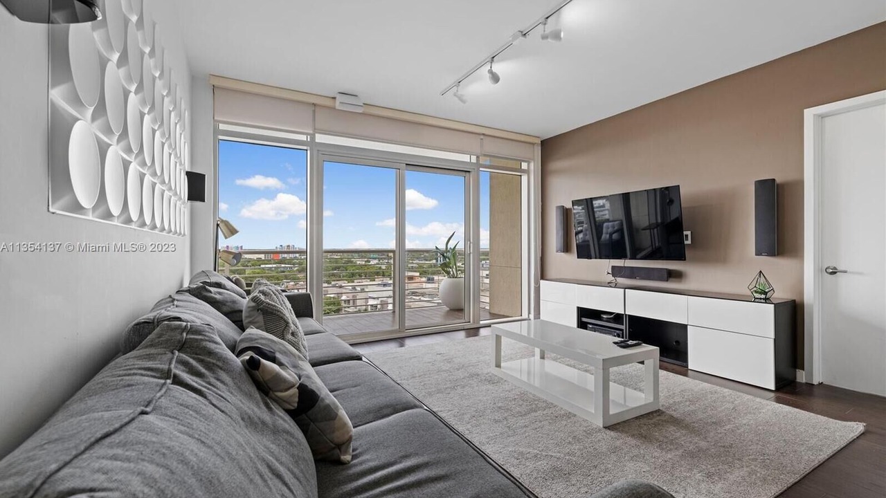 Photo of Livingroom in Midtown