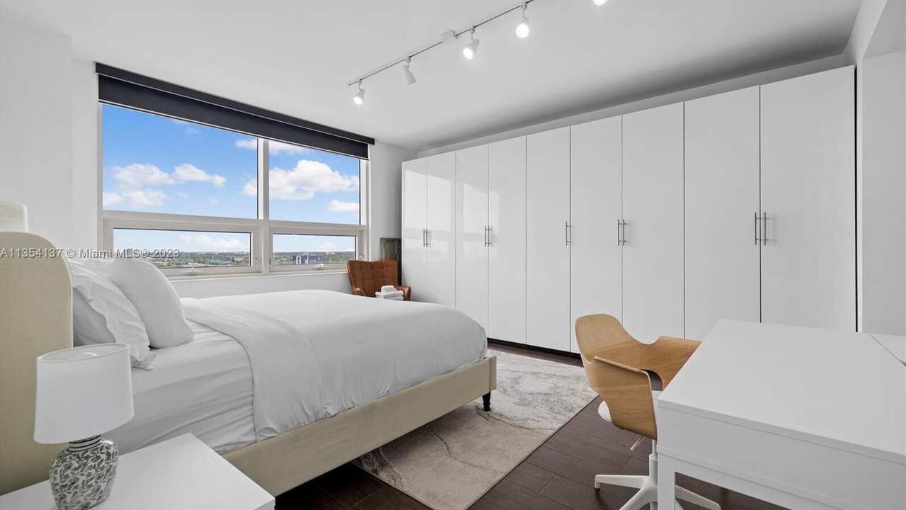 Photo of Bedroom in Midtown