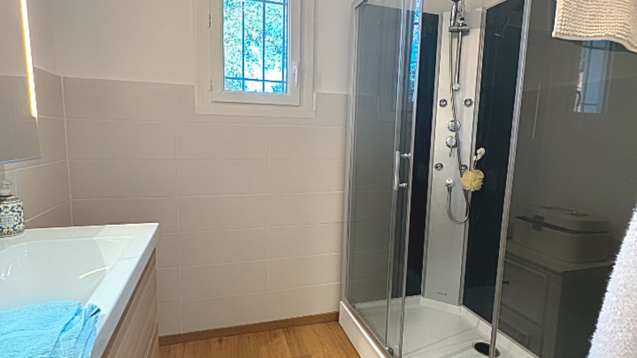 Photo of Bathroom in Les Mayons