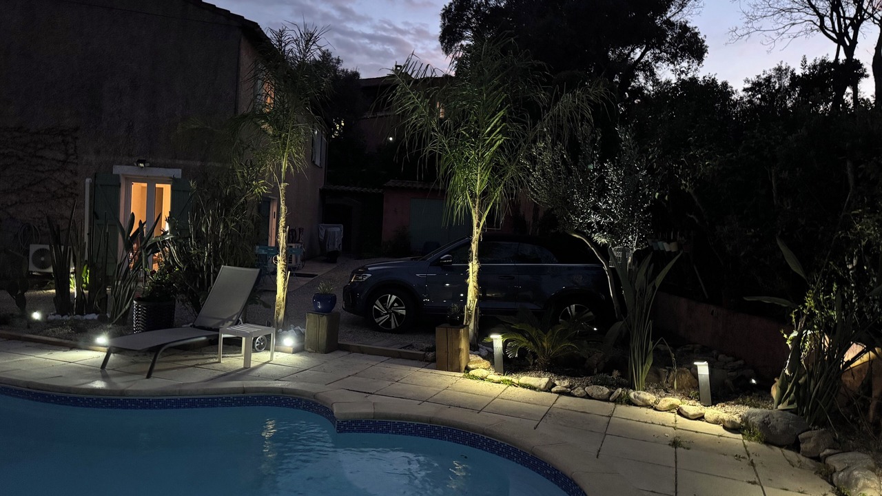 Photo of Outdoor in Les Mayons