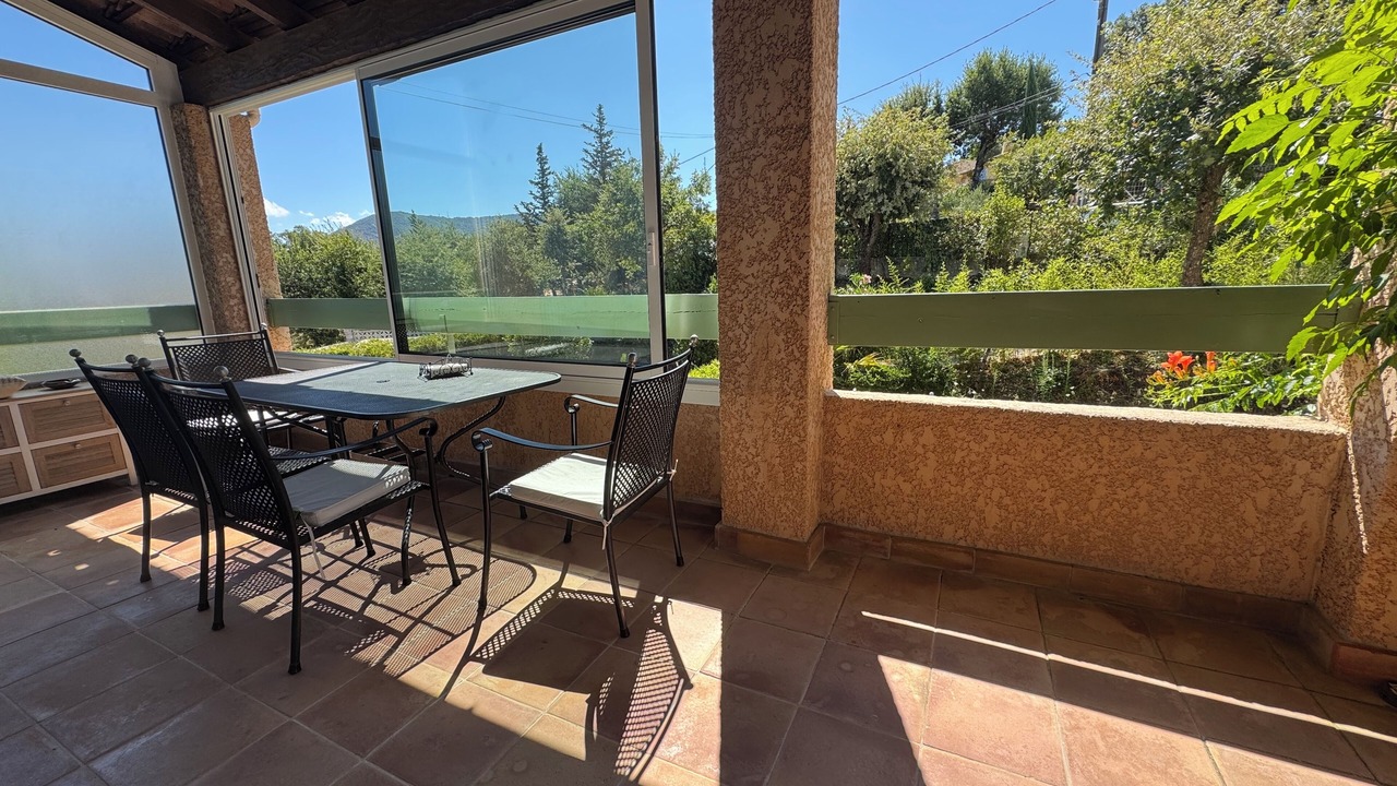 Photo of Outdoor in Les Mayons