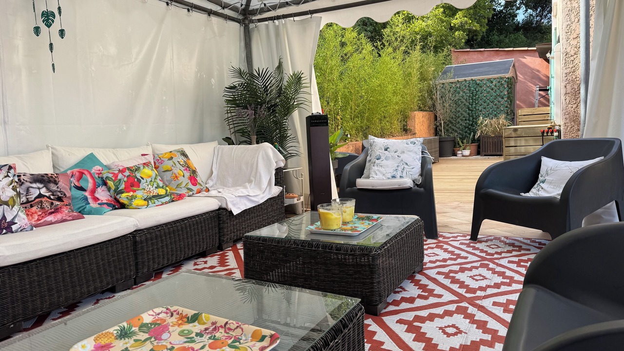 Photo of Patio Balcony in Les Mayons