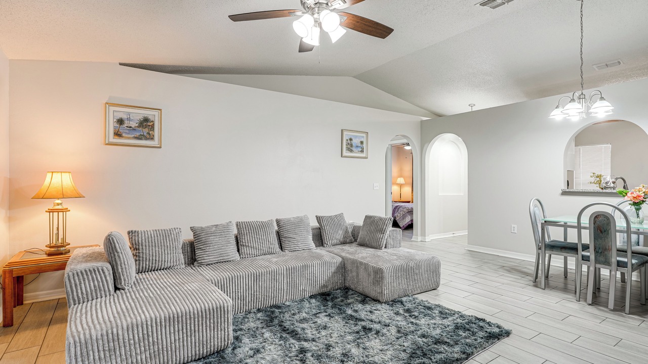 Photo of Livingroom in Winter Haven