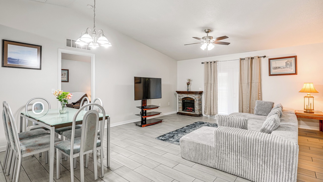 Photo of Livingroom in Winter Haven