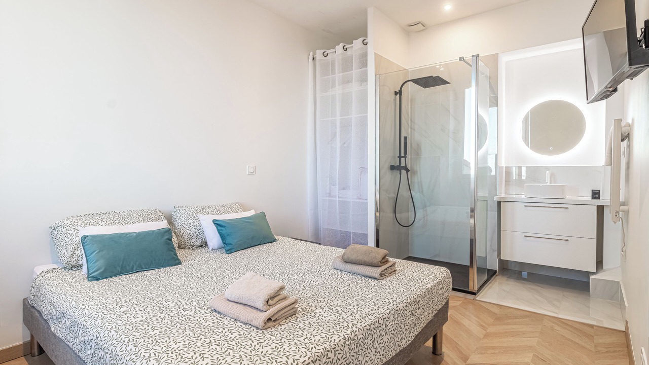 Photo of Bedroom in Beausoleil