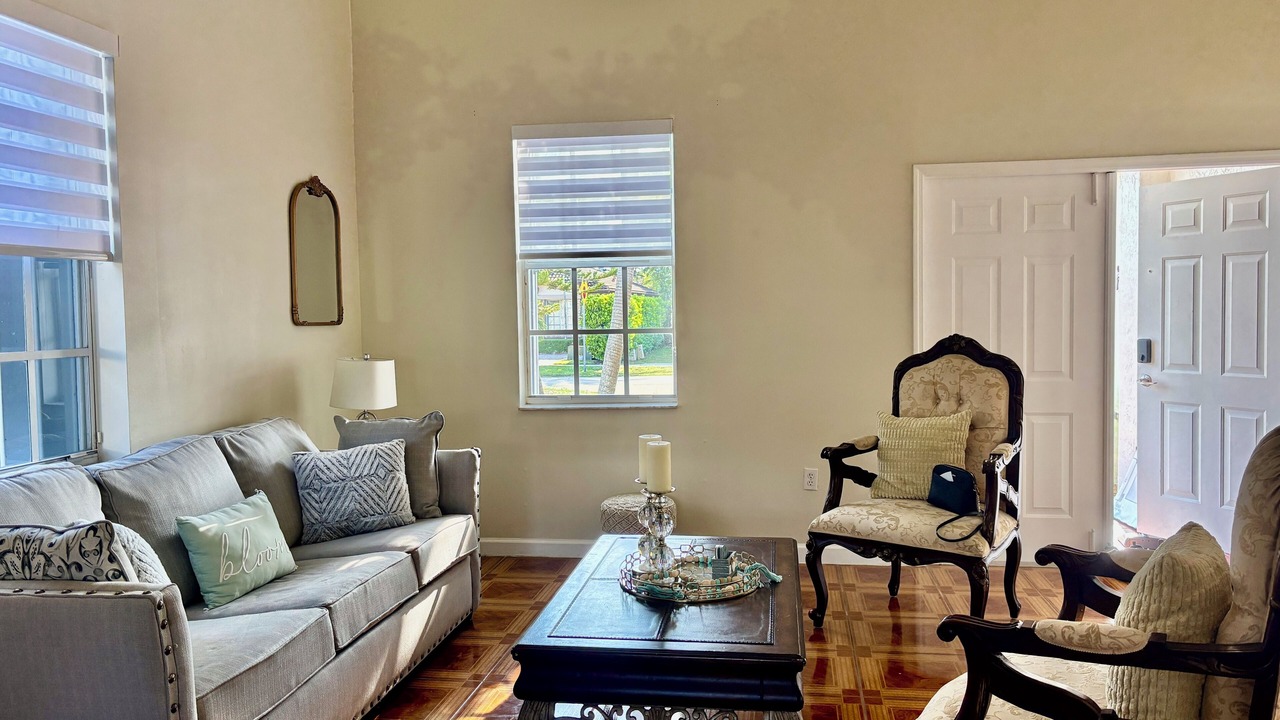 Photo of Livingroom in Tamiami