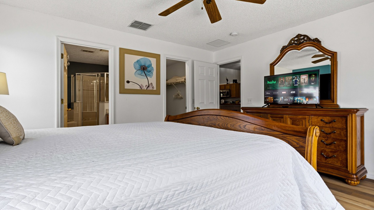 Photo of Bedroom in Crescent Lakes
