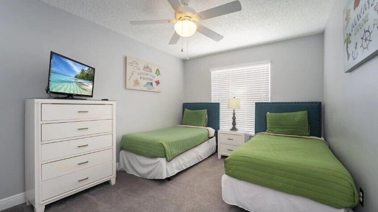 Photo of Bedroom in Crescent Lakes