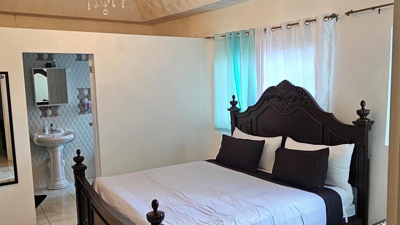Photo of Bedroom in Mandeville